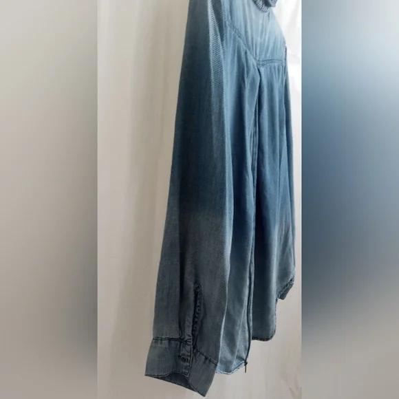 Walter Baker Ombré Blue Denim Back Zip  Up Long Sleeves Gunmetal Button Blouse - Picture 11 of 16